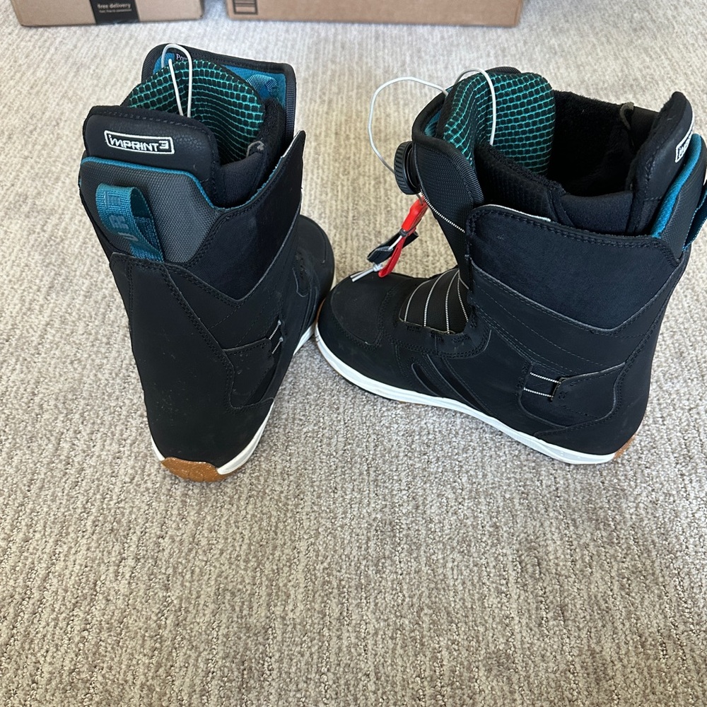 Burton women's snowboard boots (Felix)